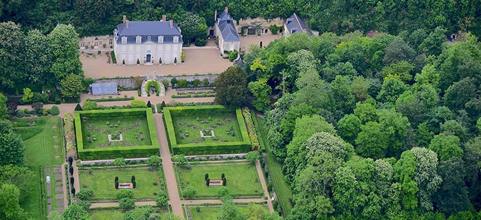 chateau loire à velo depuis le clos allegria