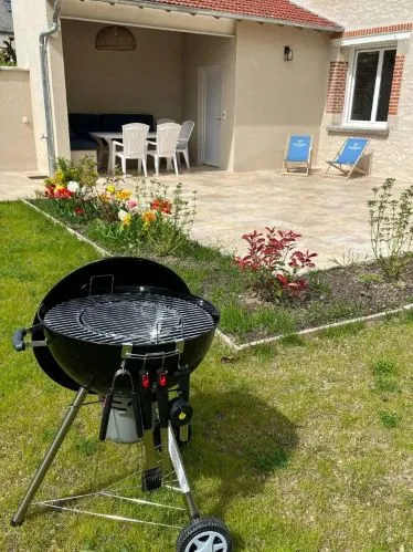 Terrasse et barbecue du gite Amboise Clos Allegria